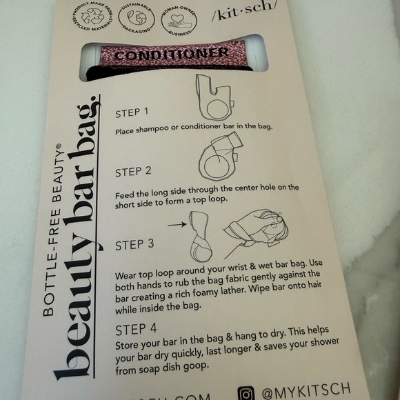 Kitsch Set - Body dry brush, Towel & Ruched Scrunchies - Picture 5 of 8